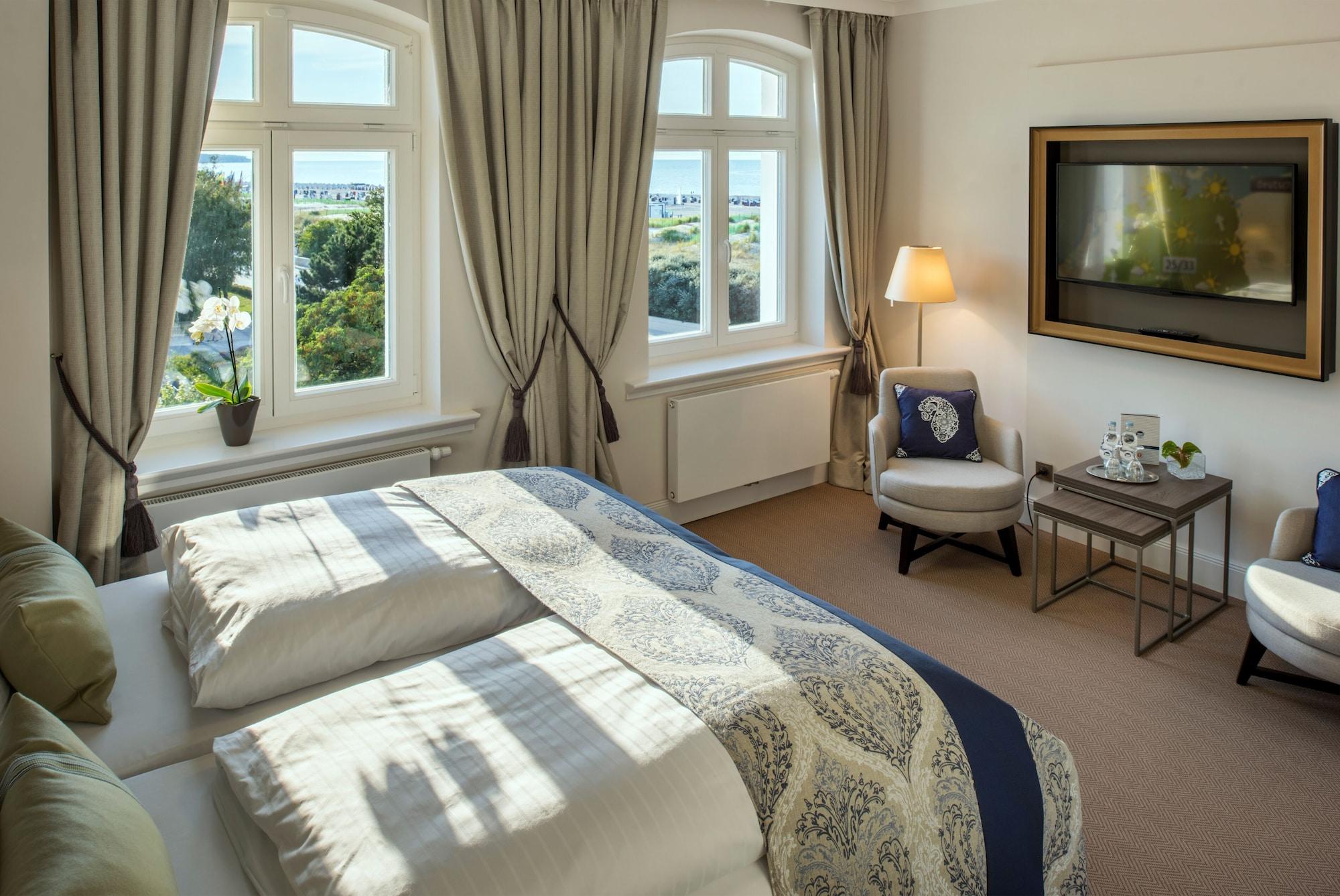 Hotel Am Leuchtturm 4*